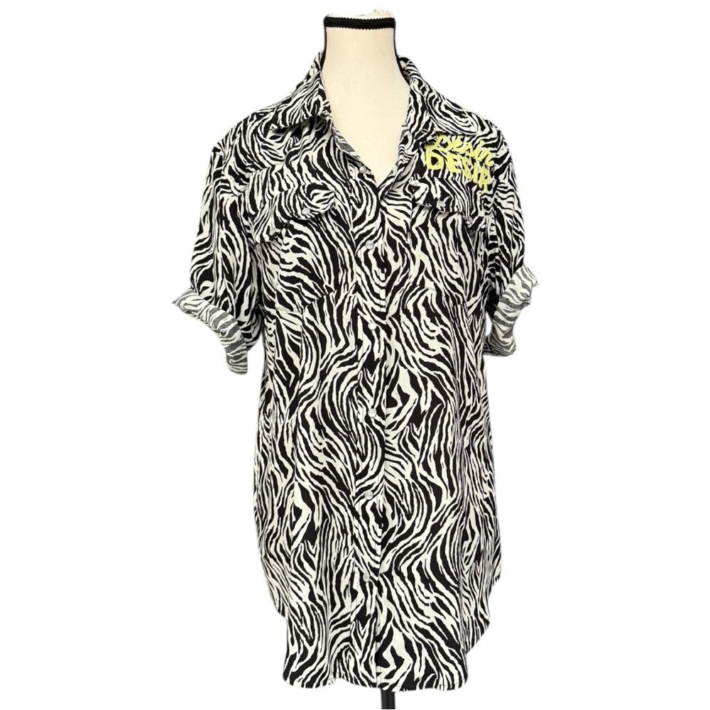 Sandrine Rose Zebra Print Short Sleeve Casual Shirt SmallPearl Snap